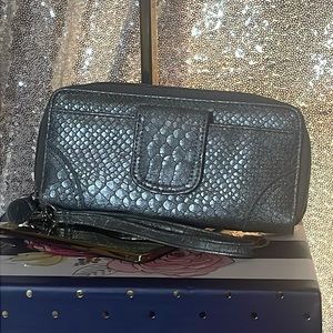 Metallic Wallet With Wristlet GUC